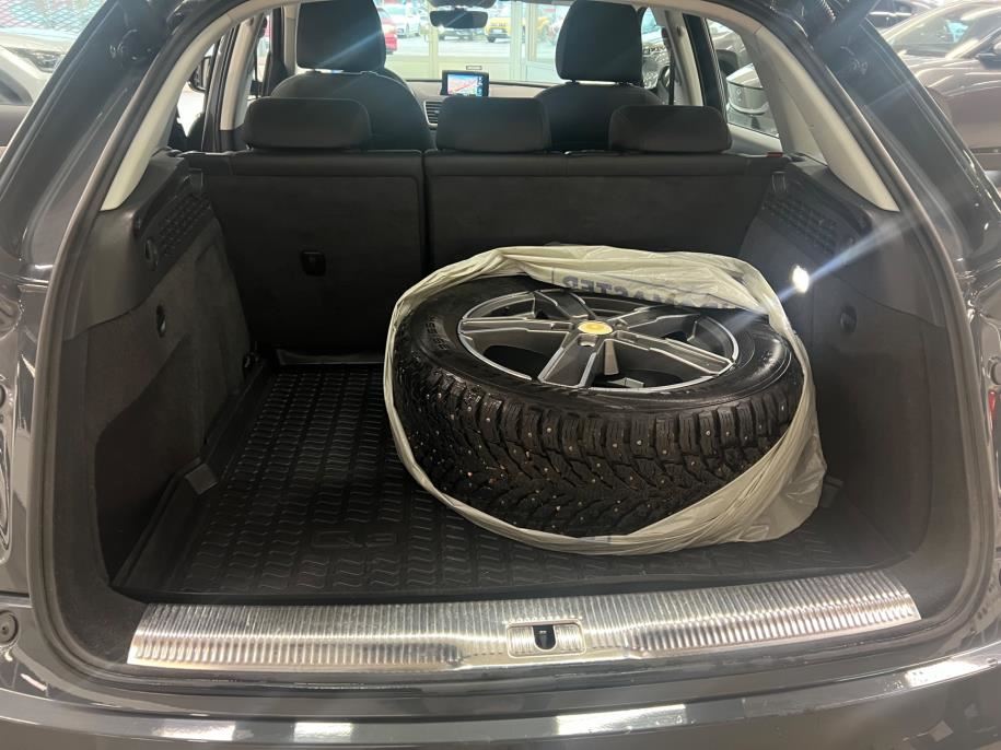 2,0 TFSI 132 kW quattro S tronic Vetokoukku / Xenon / Vakkari / Sähköinen takaluukku