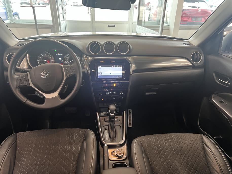 1,5 HYBRID 4WD GLX+SR 6AGS-autPanoramakatto / Navi / Adaptiivinen vakkari