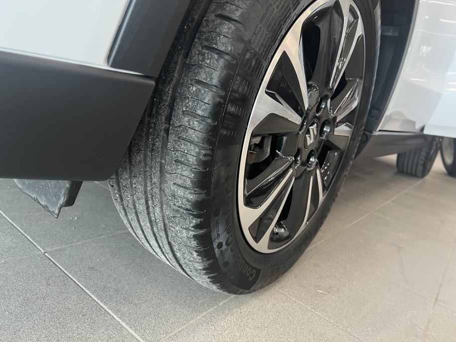 1,5 HYBRID 4WD GLX+SR 6AGS-autPanoramakatto / Navi / Adaptiivinen vakkari