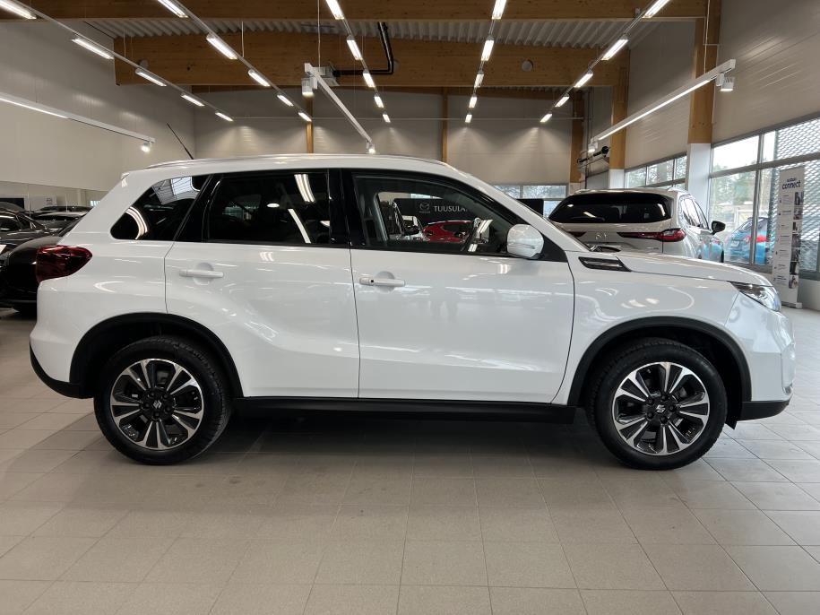1,5 HYBRID 4WD GLX+SR 6AGS-autPanoramakatto / Navi / Adaptiivinen vakkari