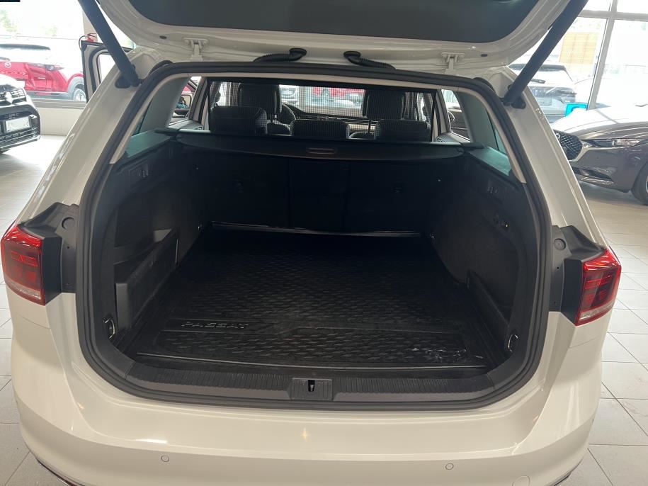 Variant R-Line 2,0 TDI SCR 140 kW 4MOTION DSG-automaatti Facelift 2020 malli /  Webasto kaukosäätö