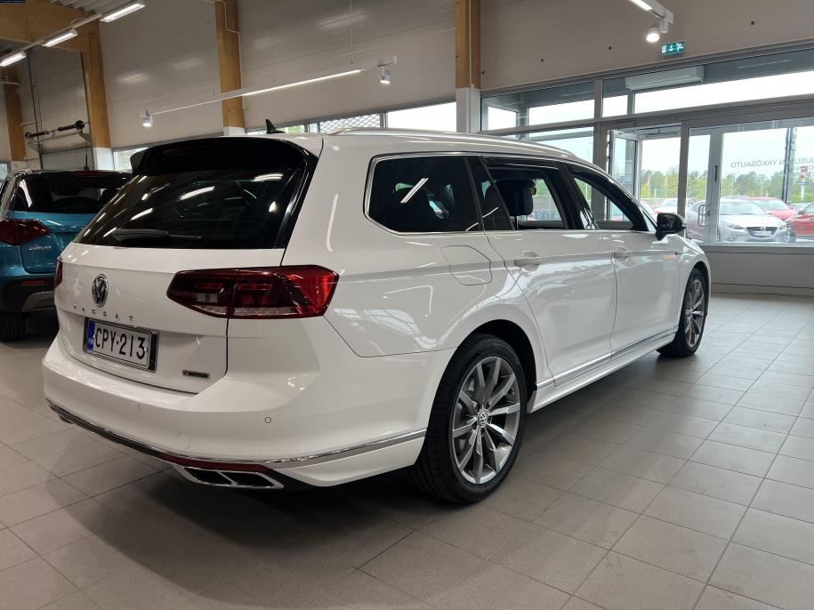 Variant R-Line 2,0 TDI SCR 140 kW 4MOTION DSG-automaatti Facelift 2020 malli /  Webasto kaukosäätö