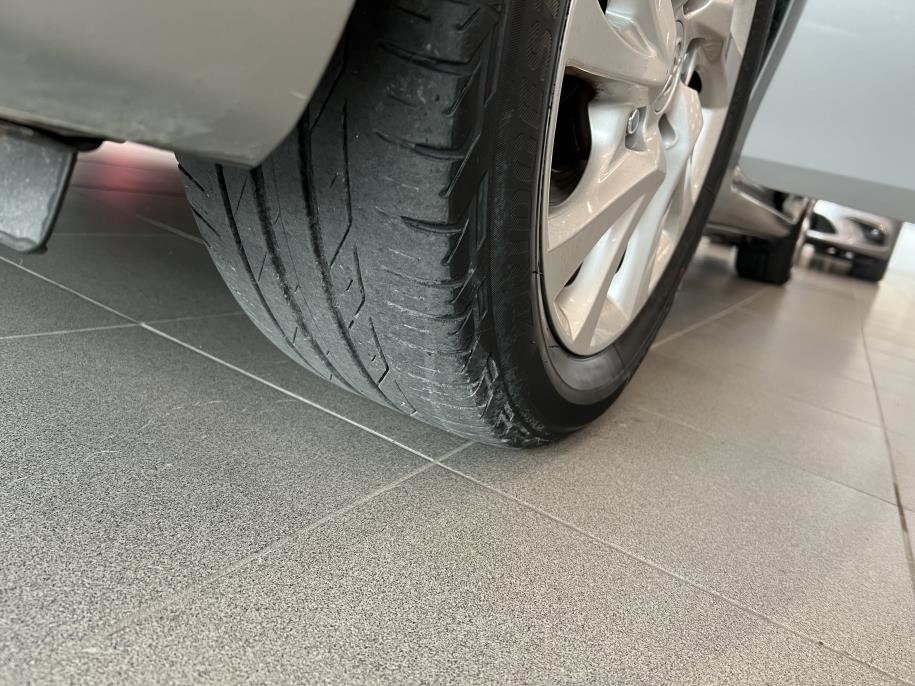 Touring Sports 1,8 Hybrid Active