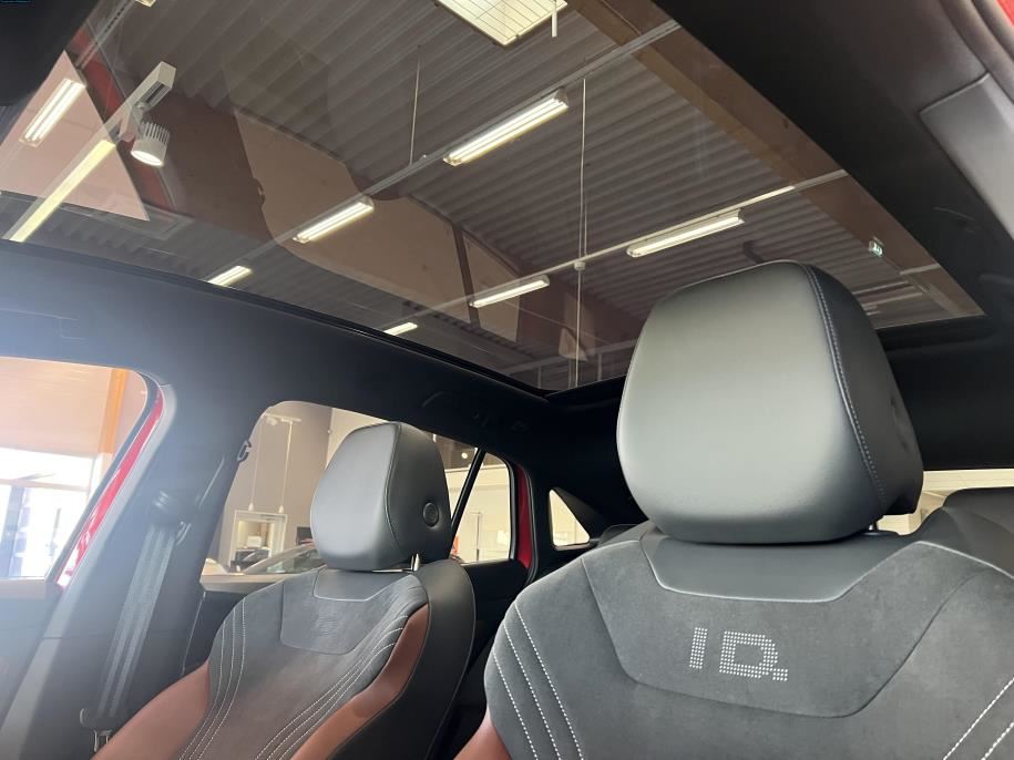 Pro Performance Business 150 kW, akku 77 kWh Suomiauto / Panoramakatto / HUD / Subwoofer