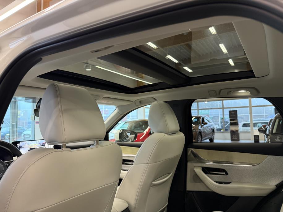 2.5 PHEV 8AT AWD PR Takumi Comfort, Convenience & Sound, Driver Assistance, Tehdastakuu 8/2030 asti