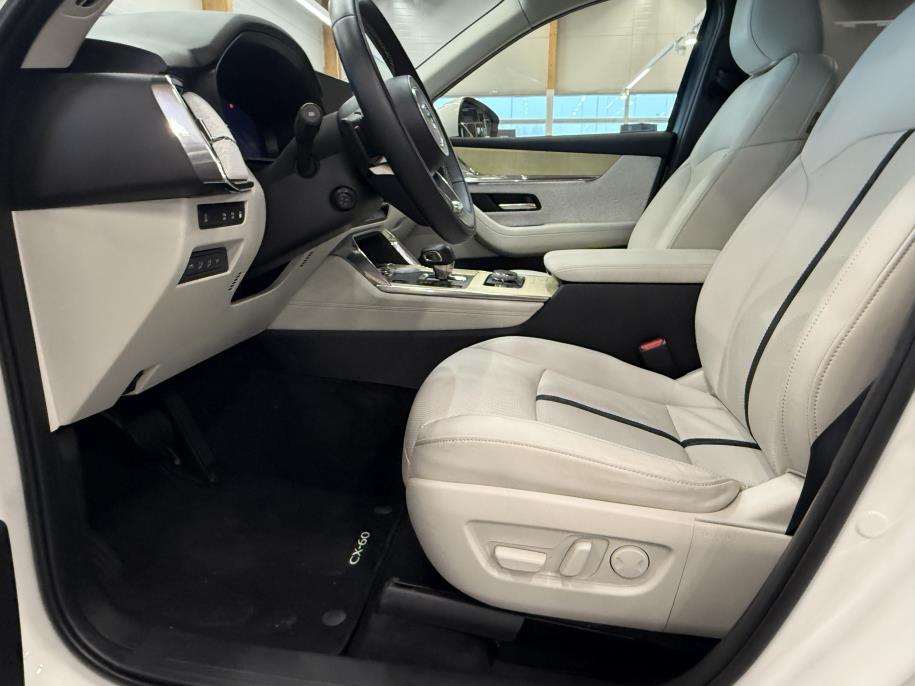 2.5 PHEV 8AT AWD PR Takumi Comfort, Convenience & Sound, Driver Assistance, Tehdastakuu 8/2030 asti