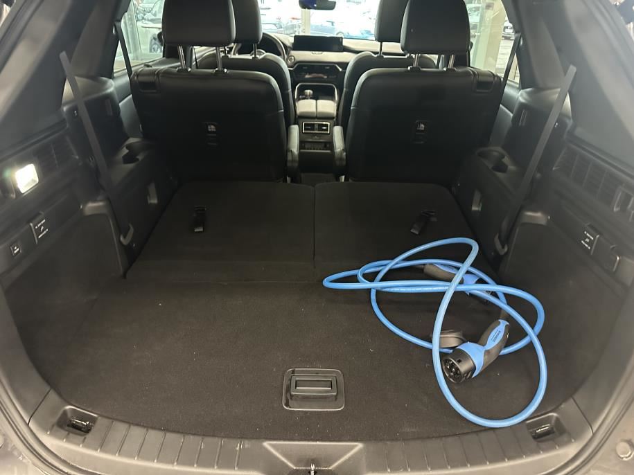 Homura Plus 2.5 PHEV 8AT Captain Seat / Juuri huollettu / Huippuvarusteet / 2 x Renkaat