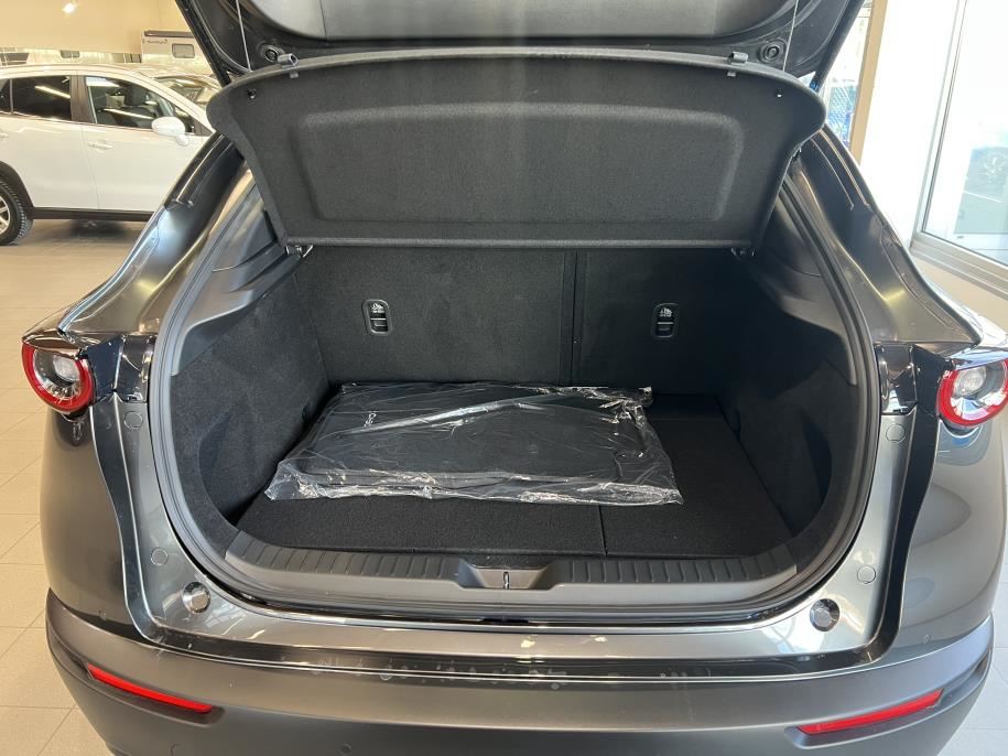 2,5 M Hybrid e-Skyactiv G Centre-line AT 140hv Talvirenkaat 0€ / Lämpöpaketti 0€