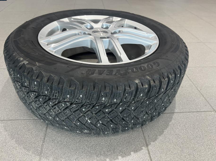 1,5 HYBRID 4WD GL+ 6AGS-aut