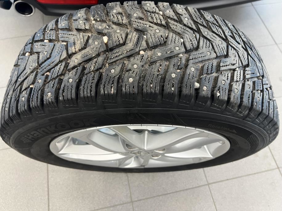 Sedan 2,0 Exclusive Business 6MT 4ov UL4 Nahkasisusta / Bose audio