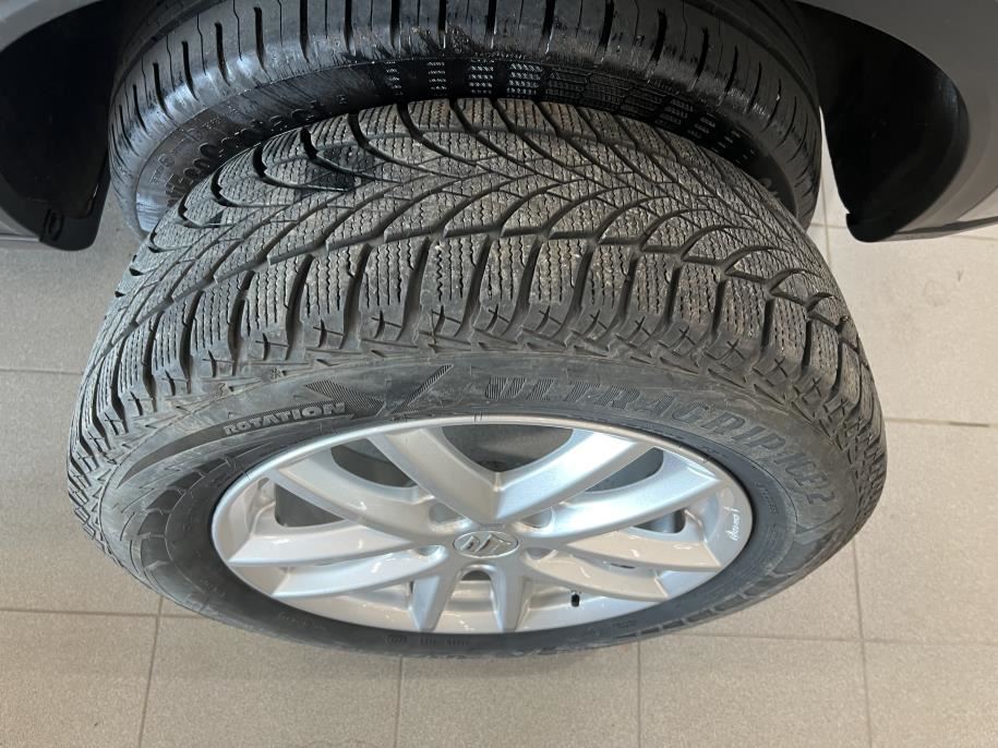 1,5 HYBRID 4WD GLX+SR 6AGS-aut Panoramakatto / Navi / Adaptiivinen vakkari / Tutkat edessä ja takana