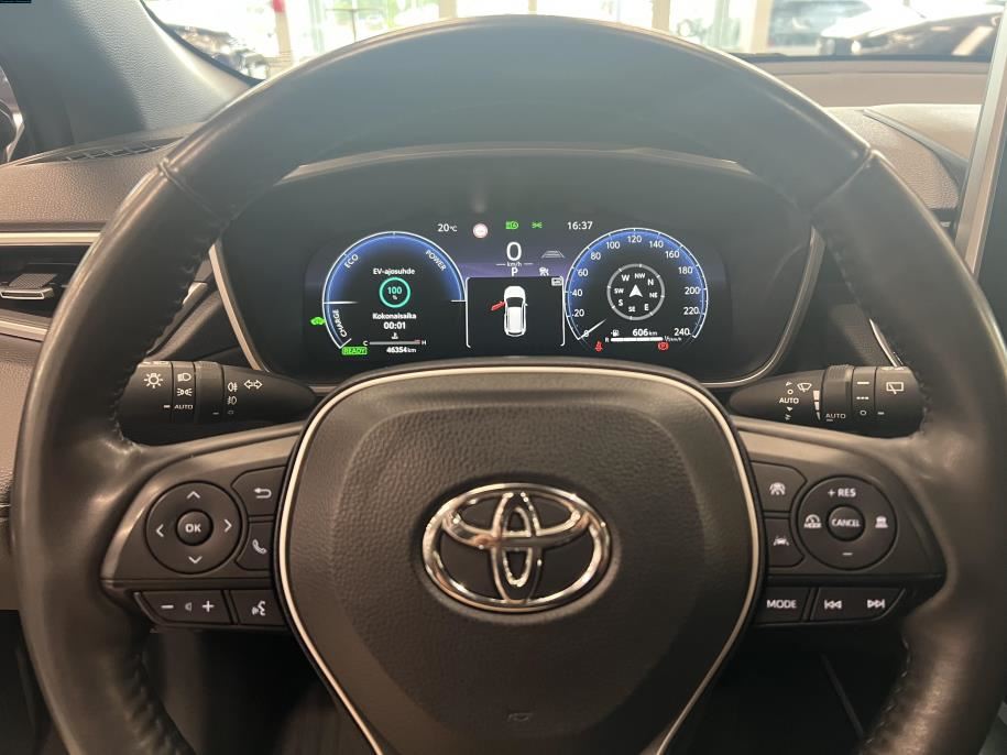 2.0 Hybrid AWD-i Launch Edition Sähköinen takaluukku / Adaptiivinen vakkari / Langaston latausalusta