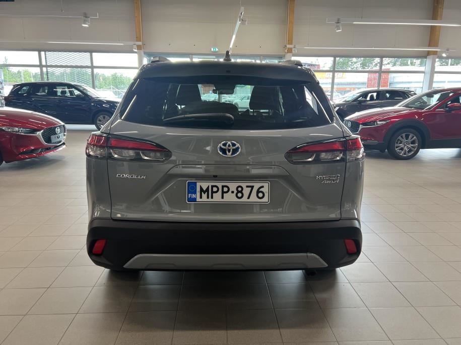 2.0 Hybrid AWD-i Launch Edition Sähköinen takaluukku / Adaptiivinen vakkari / Langaston latausalusta