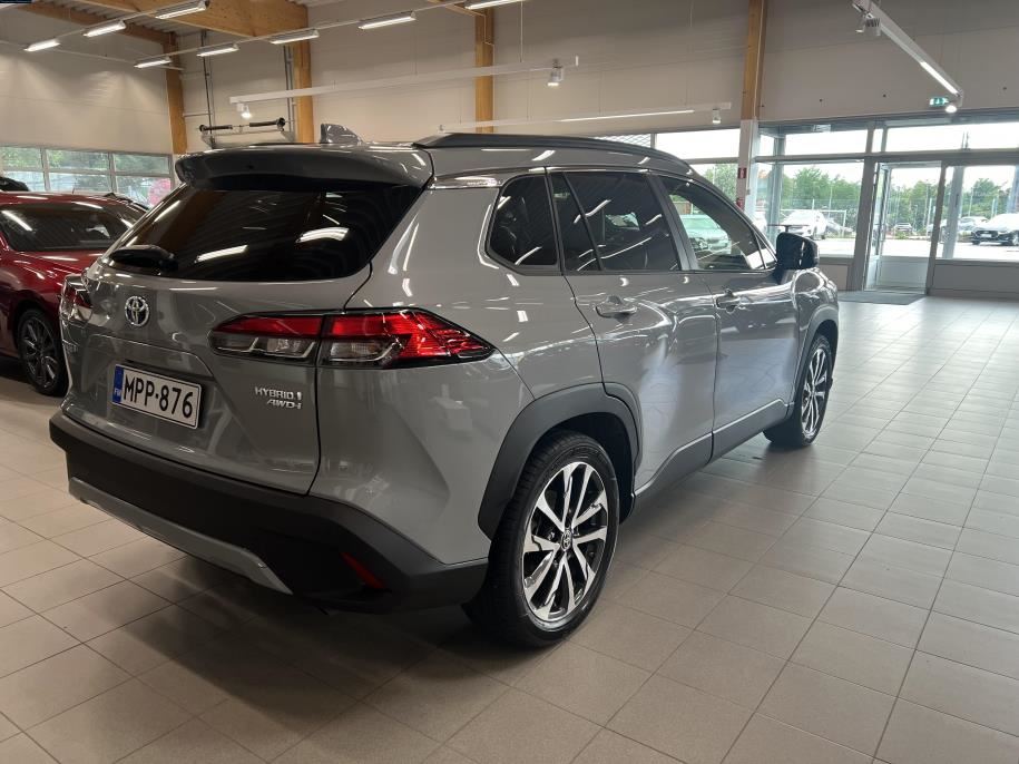 2.0 Hybrid AWD-i Launch Edition Sähköinen takaluukku / Adaptiivinen vakkari / Langaston latausalusta