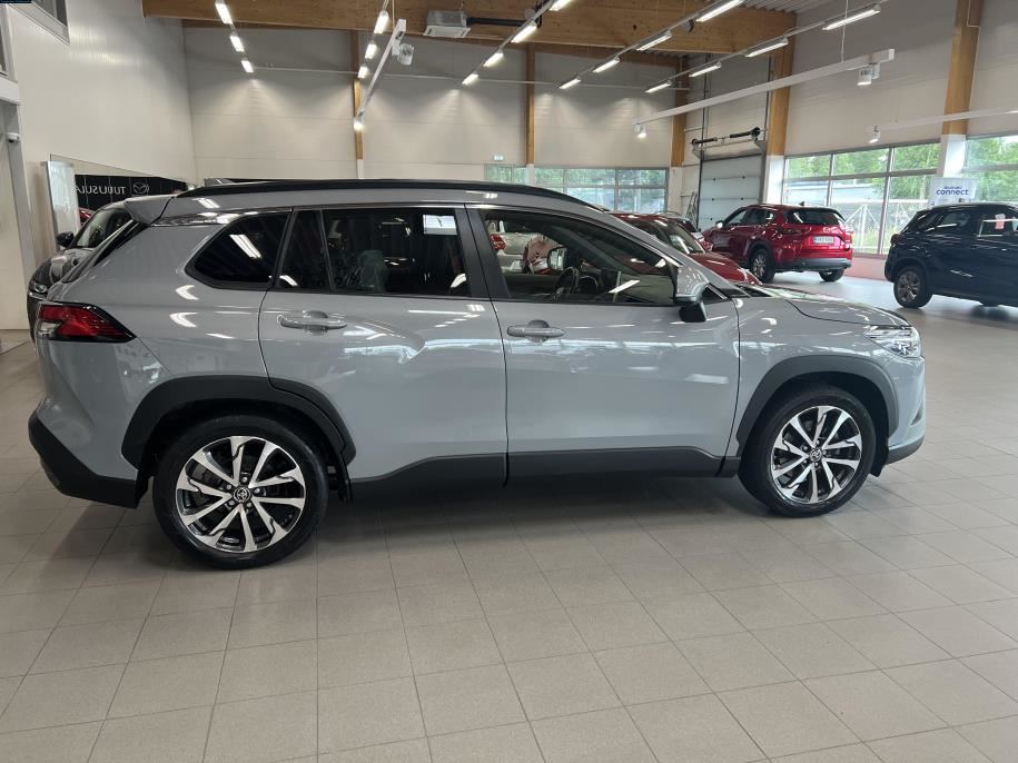 2.0 Hybrid AWD-i Launch Edition Sähköinen takaluukku / Adaptiivinen vakkari / Langaston latausalusta