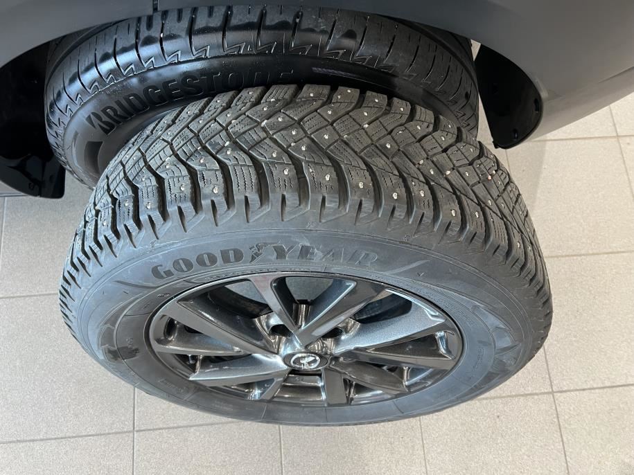 2,0 (150hv) M Hybrid Skyactiv-G Vision MT HUD / Adaptiivinen vakkari / Parkkitutka