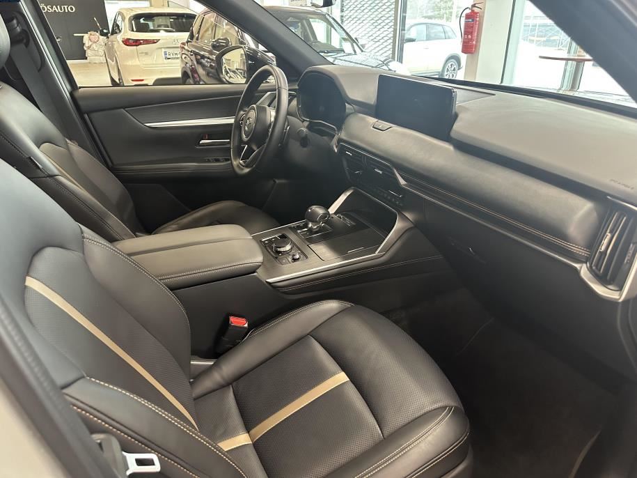 Homura Plus 2.5 PHEV 8AT