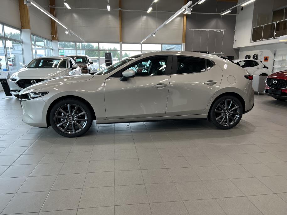 Hatchback 2.5 M Hybrid e-Skyactiv G Centre-line AT 140hv Talvirenkaat 0€ / Lämpöpaketti 0€