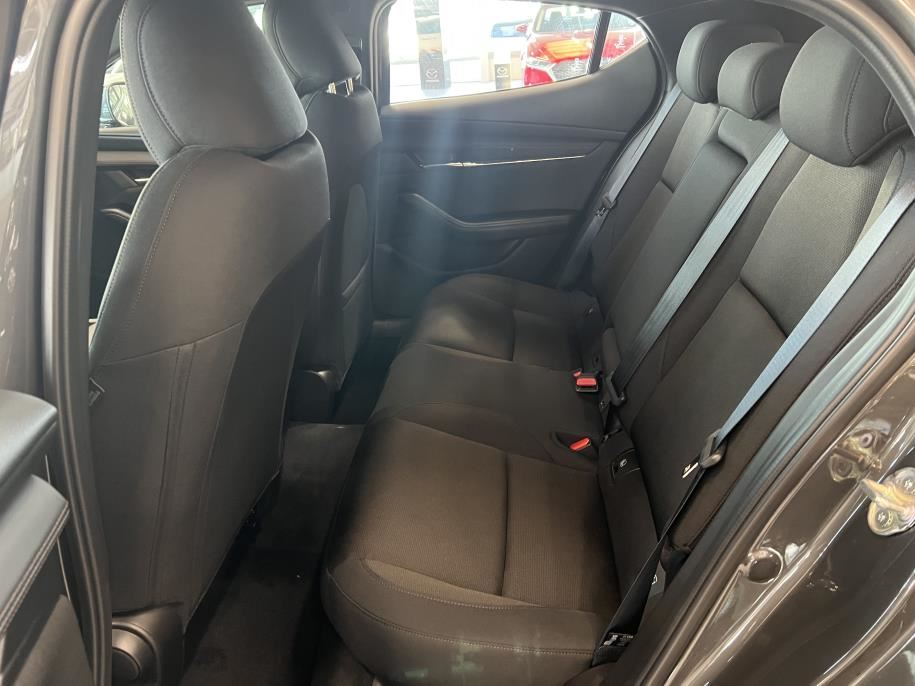 Hatchback 2.5 M Hybrid e-Skyactiv G Centre-line AT 140hv Talvirenkaat 0€ / Lämpöpaketti 0€