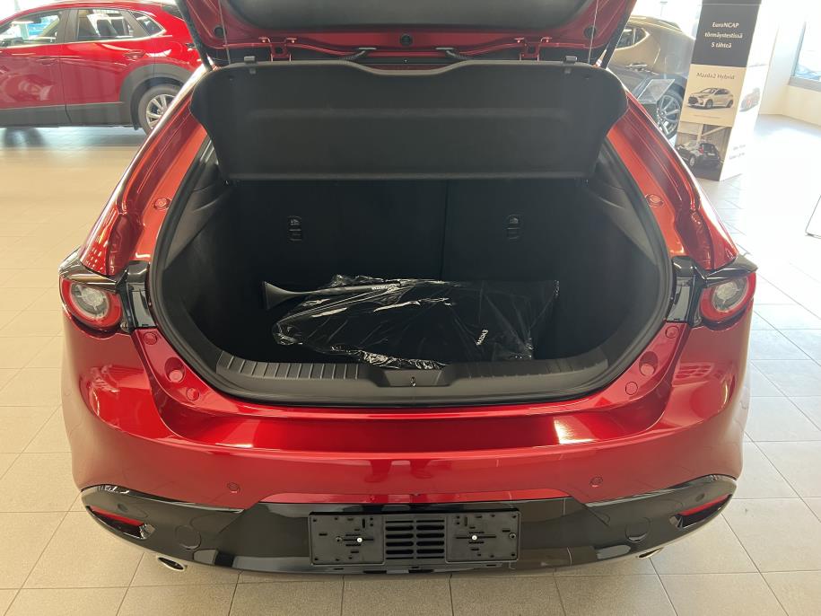 Hatchback 2.5 M Hybrid e-Skyactiv G Centre-line AT 140hv Talvirenkaat 0€ / Lämpöpaketti 0€