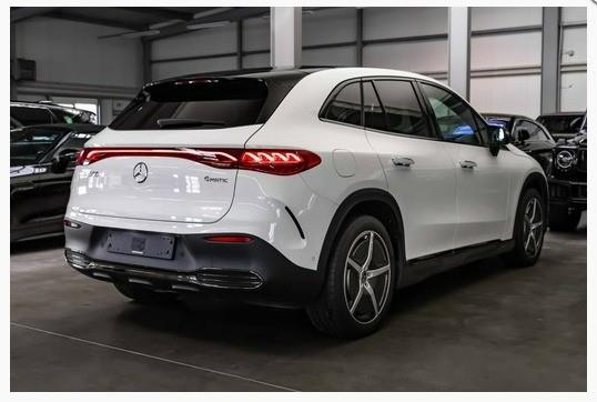 Mercedes-Benz EQE 350 4MATIC SUV AMG Line / Distronic/ Hyperscreen / Burmester / 360-kamera /