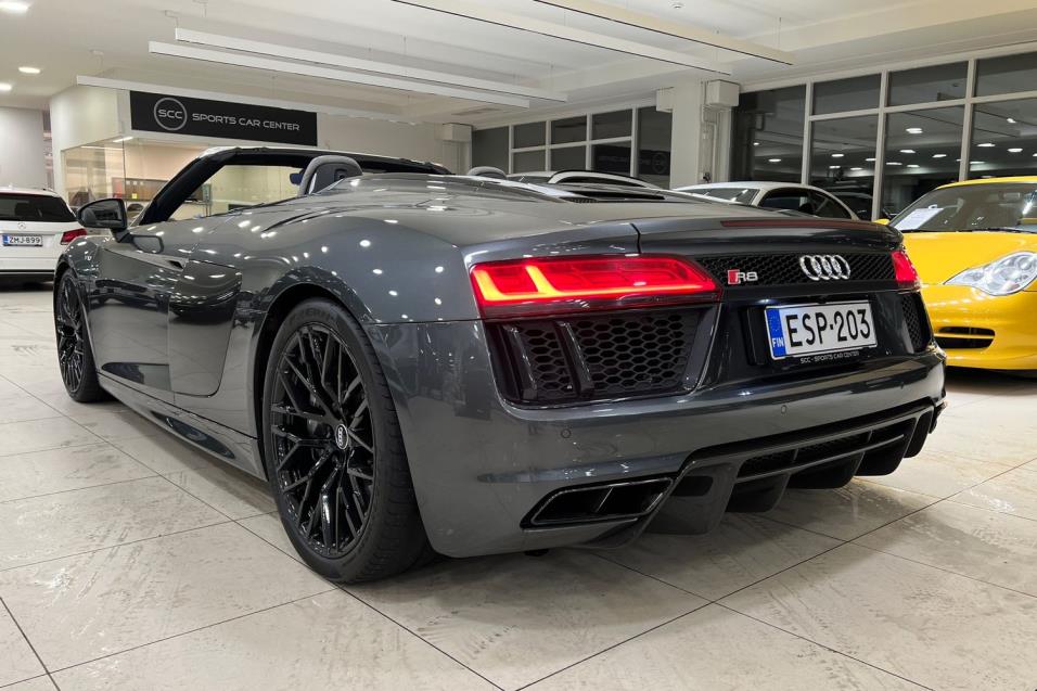 Audi R8 Spyder V10 5,2 quattro S tronic // Keraamiset jarrut / Bang & Olufsen / Laserlight / Carbon optiikka