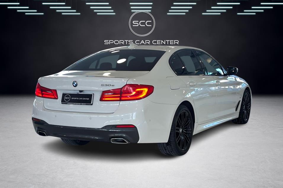 BMW 530 G30 Sedan 530e xDrive A Charged Edition M Sport / ACC / HUD / HiFi / Prof.Navi / LED / Ratin.läm /