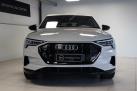 Audi e-tron 55 quattro // Panorama / Ilmastoidut etuistuimet / Adapt. vakkari / 360- kamera / Matrix