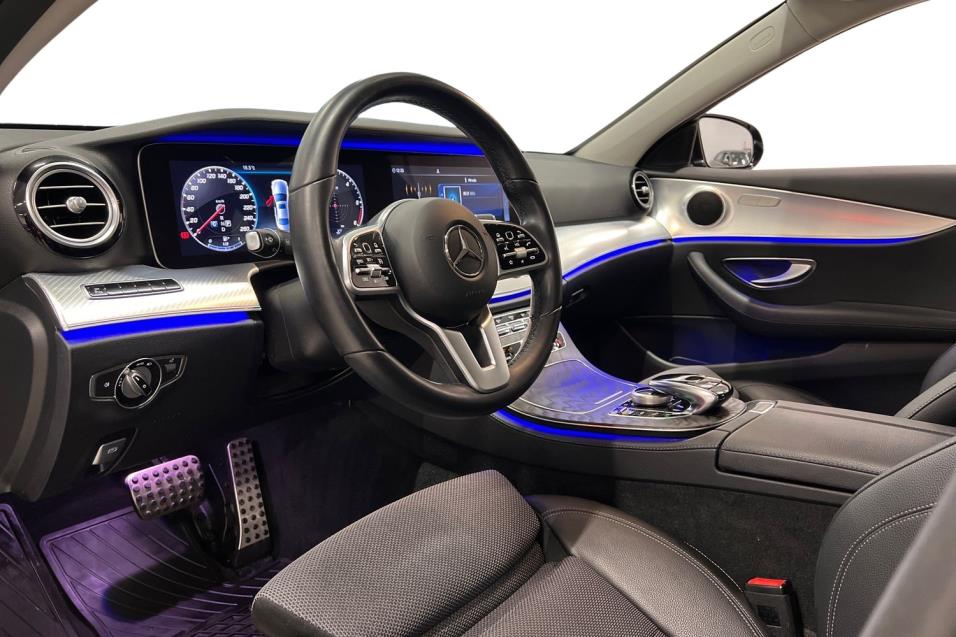 Mercedes-Benz E 220 d 4Matic A Business Avantgarde / Webasto / Widescreen / Airmatic / Multibeam