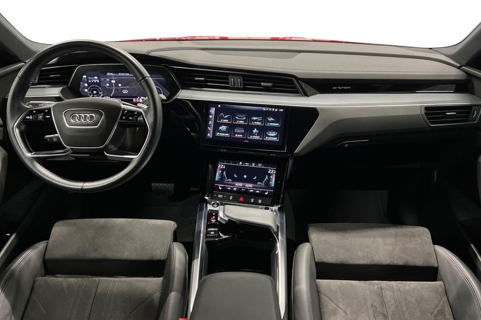 Audi e-tron Sportback 55 quattro / Active Cruise / HUD / Matrix-LED / Ilmajousitus / Keyless / Peruutuskamera