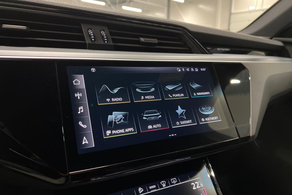 Audi e-tron Sportback 55 quattro / Active Cruise / HUD / Matrix-LED / Ilmajousitus / Keyless / Peruutuskamera