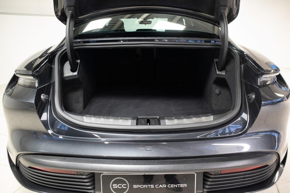 Porsche Taycan 4S 420 kW SportDesign // Performance Battery+ / InnoDrive / BOSE® / PDLS+ /  Surround View