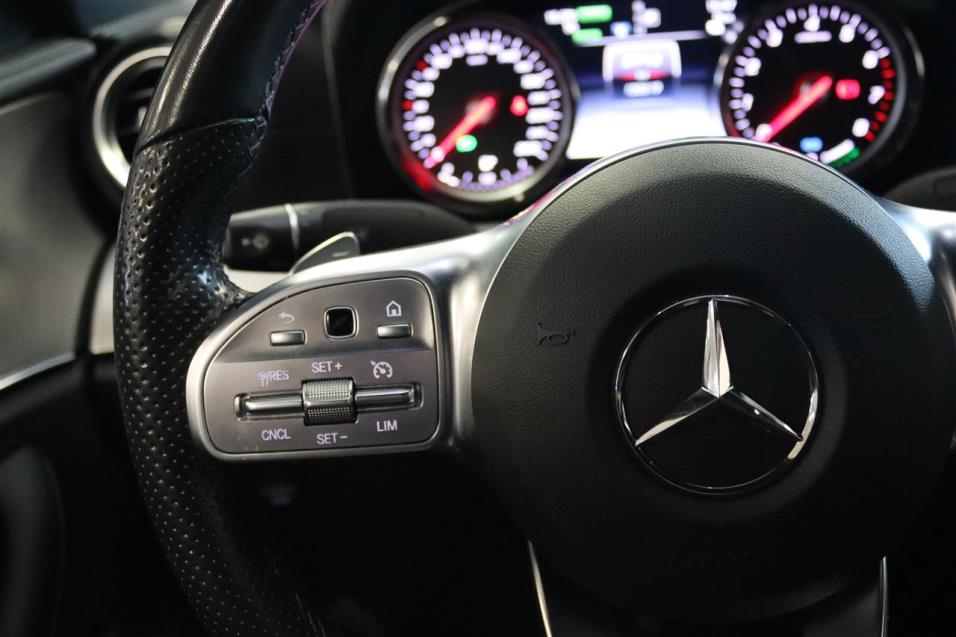 Mercedes-Benz E 300 e A AMG / Burmester®/ 360° kamera / Navigointi / Designo metalliväri timantinvalkoinen / LED