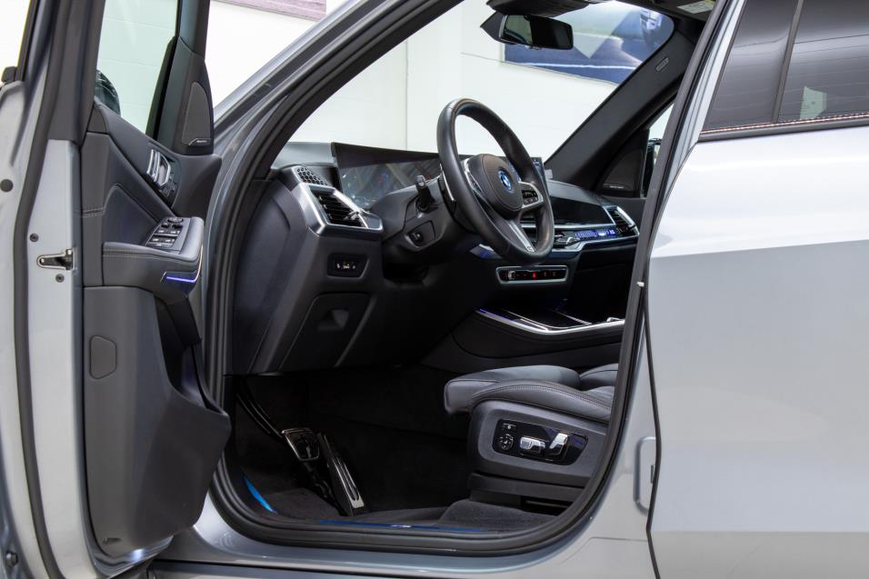 BMW X5 G05 LCI xDrive50e M Sport Pro Individual / Soft Close / ACC / H/K / 360°/ Koukku / Panorama / HPS 3v