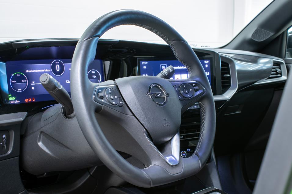 Opel Mokka-e Executive 136 automaatti / Active Cruise / Jatkotakuu / KeylessGo / IntelliLux Matrix LED / 180°