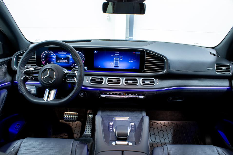 Mercedes-Benz GLE 350 de 4MATIC AMG / Burmester®/ Airmatic / HUD / Nappanahka / 360° / Distronic+/ Panorama / Koukku