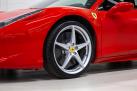 Ferrari 458 Italia / Ferrari Power 15 takuu / Rosso Corsa / Nahkaverhoilu / Sähkötoimiset istuimet / Scuderia