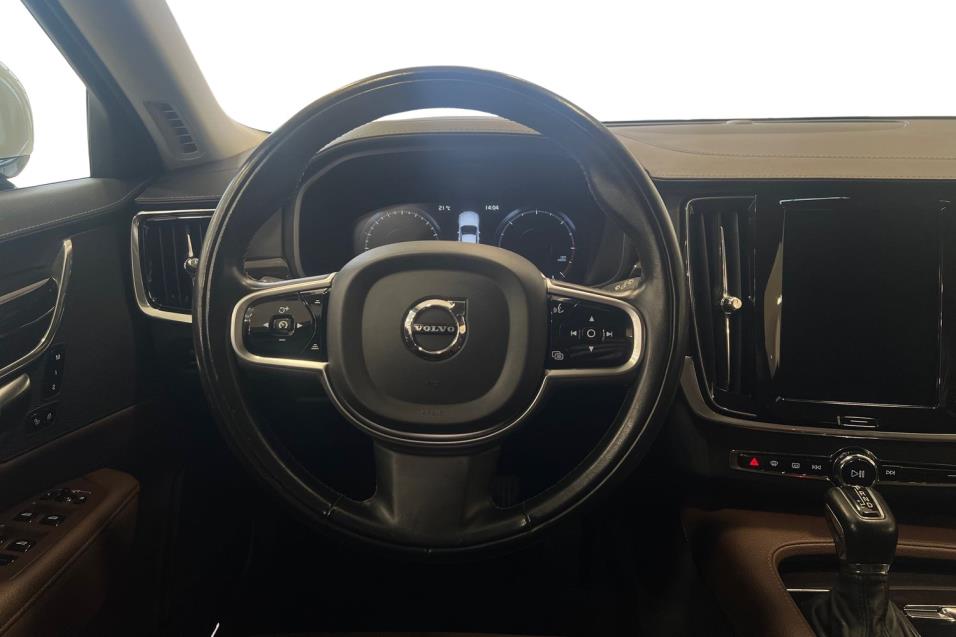 Volvo V90 D3 Business Inscription Aut / Suomi-Auto / ACC / Webasto / Navi / Kamera / VOC / Nahkasisusta!