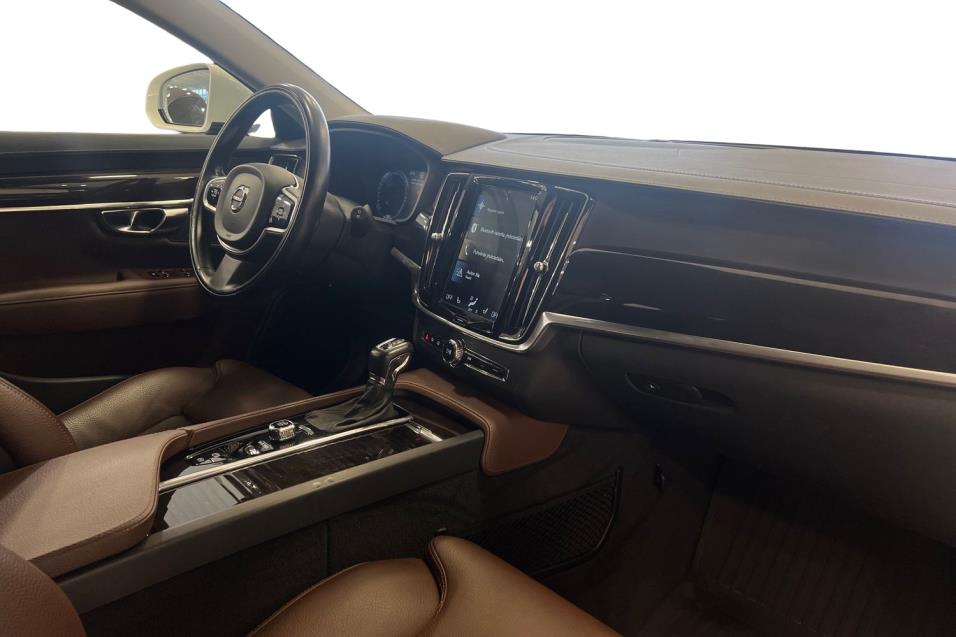 Volvo V90 D3 Business Inscription Aut / Suomi-Auto / ACC / Webasto / Navi / Kamera / VOC / Nahkasisusta!