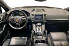 Porsche Cayenne S E-hybrid / ACC / PDLS+ / Takanäytöt / Ilmastoidut etuistuimet / Koukku / Ilmajousitus / 14-penkit