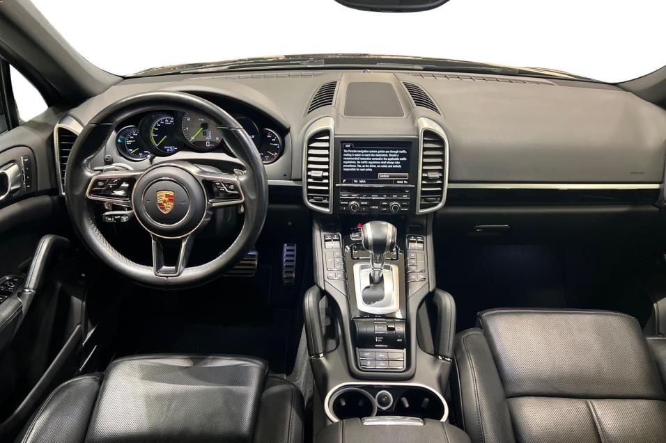 Porsche Cayenne S E-hybrid / ACC / PDLS+ / Takanäytöt / Ilmastoidut etuistuimet / Koukku / Ilmajousitus / 14-penkit