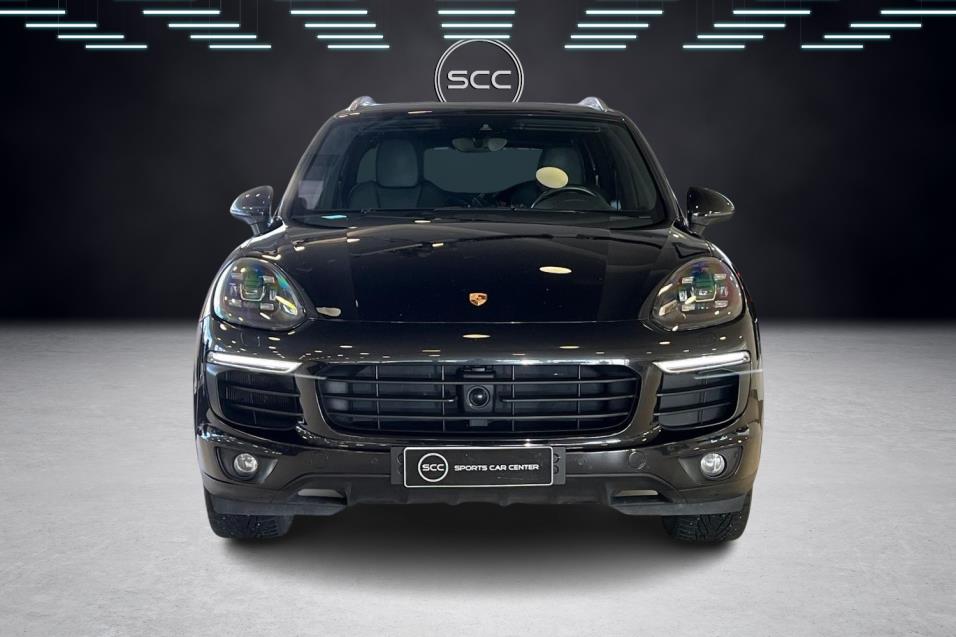 Porsche Cayenne S E-hybrid // ACC / Takanäytöt / Ilmastoidut etuistuimet / Koukku / PDLS+ / Ilmajousitus / 14-penkit