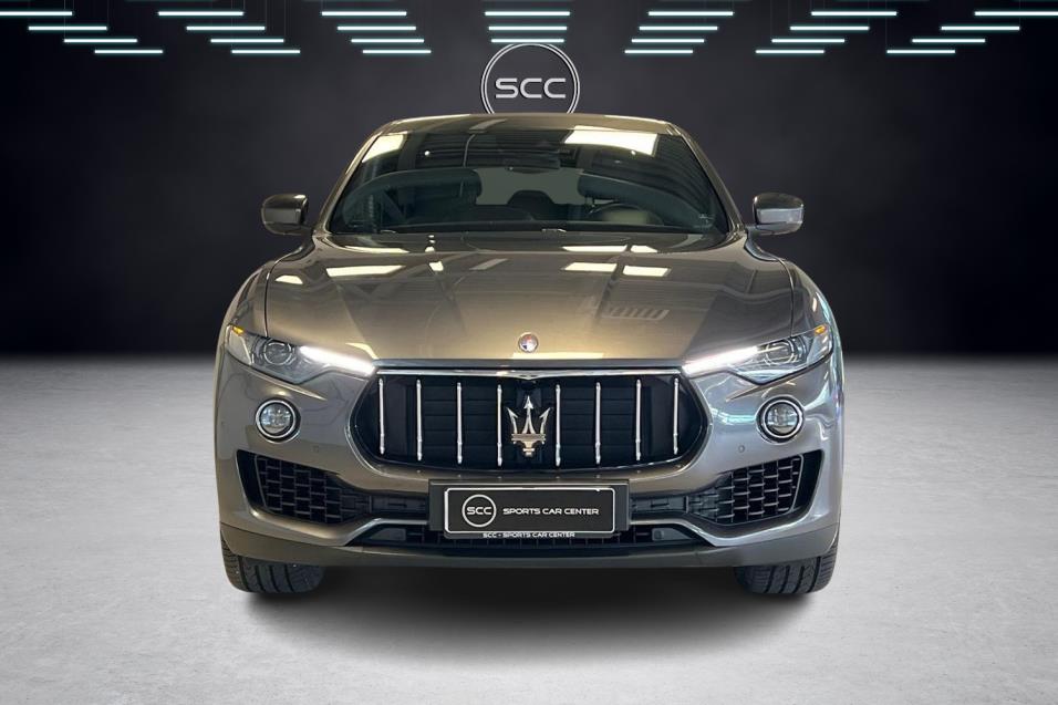 Maserati Levante Diesel // Mukautuva vakionopeudensäädin / Avaimeton kulku / Ilmajousitus / Vossen 20"