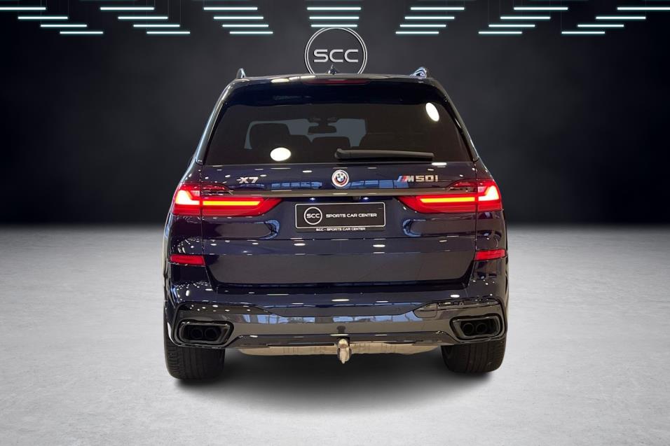 BMW X7 M50i // Individual väri / Individual verhoilu / Night Vision / ACC / Crafted Clarity / Laser / H&K