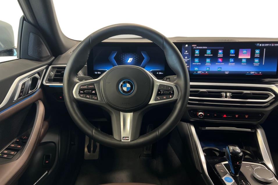 BMW i4 eDrive40 M-Sport / ACC / Comfort Access / 19" / HUD / Paranneltu äänentoisto / Muistipenkki / Nahat