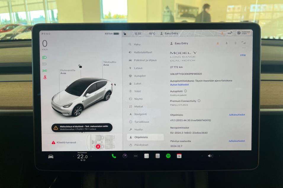 Tesla Model Y Long Range, Autopilotti, Kamera, Panoraama, 2x renkaat