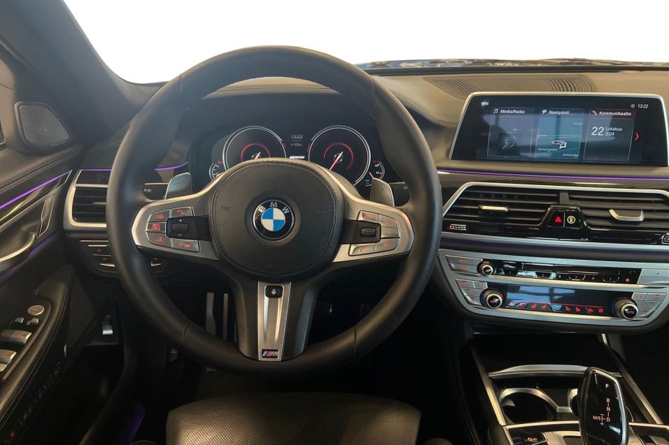 BMW 740 740Le  A xDrive //M-sport / Lounge penkit / Panorama / Harman kardon / Laservalot / Driving ast plus