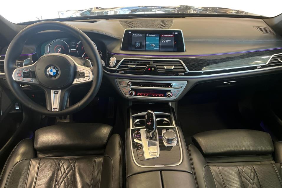 BMW 740 740Le  A xDrive //M-sport / Lounge penkit / Panorama / Harman kardon / Laservalot / Driving ast plus