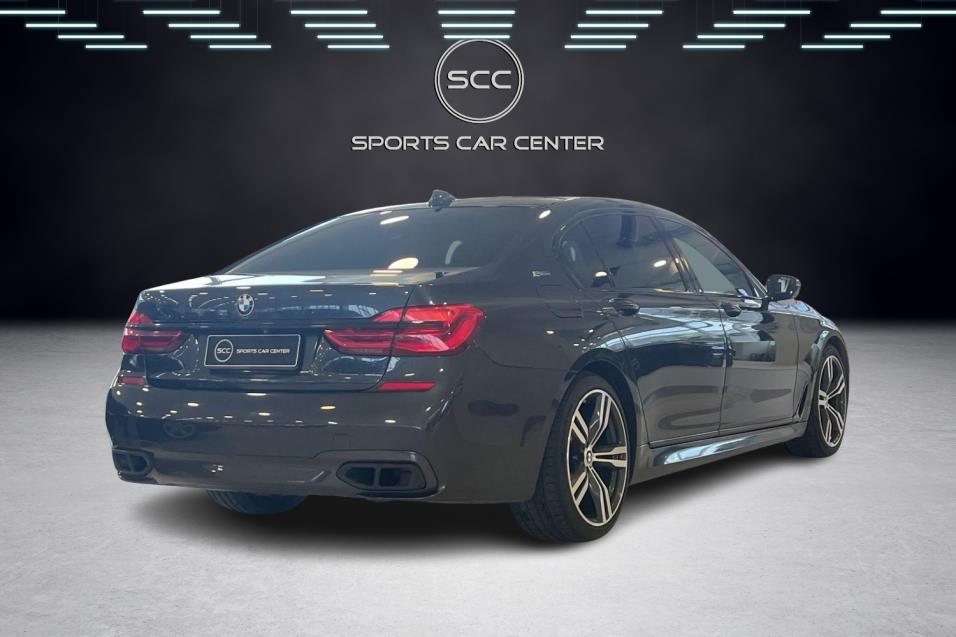 BMW 740 740Le  A xDrive //M-sport / Lounge penkit / Panorama / Harman kardon / Laservalot / Driving ast plus