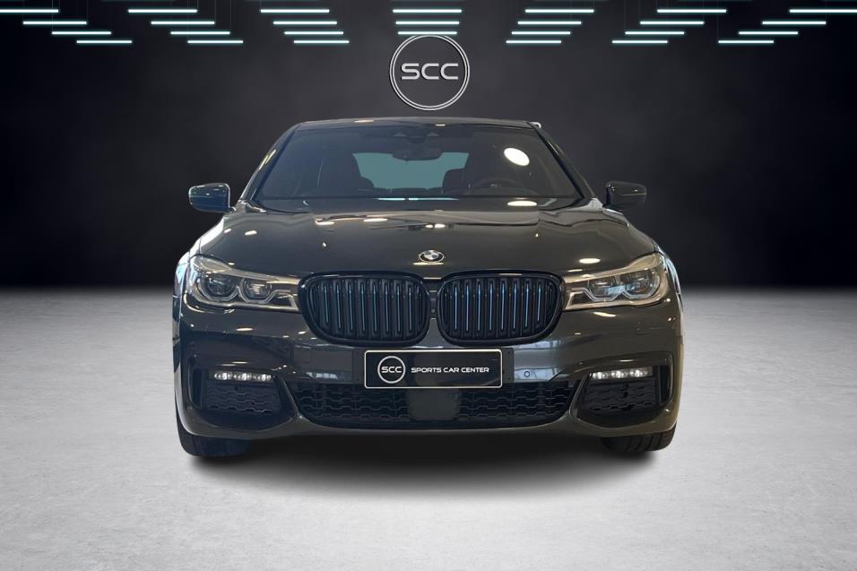 BMW 740 740Le  A xDrive //M-sport / Lounge penkit / Panorama / Harman kardon / Laservalot / Driving ast plus